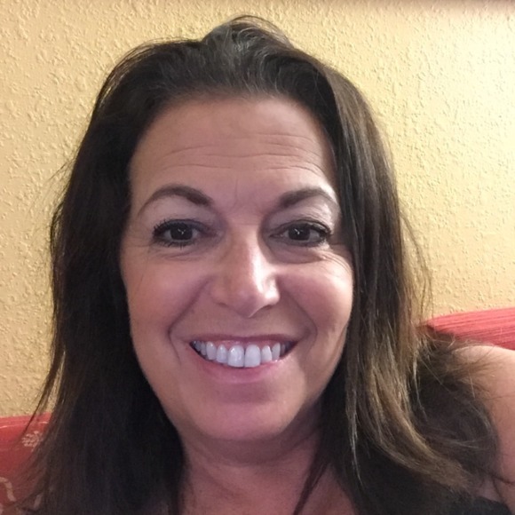 Meet your Posher, Sandra - Picture 1 of 1